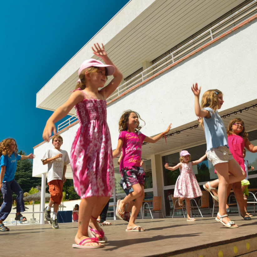 Un séjour vacances danse dans les Pyrénées ? La promesse d’une ambiance rythmée !