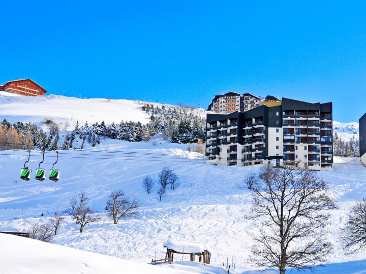destination montagne pyrenees azureva les menuires hiver ext
