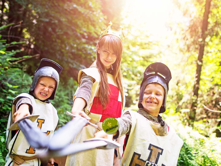 destination murol village vacances theme medieval moyen age enfants