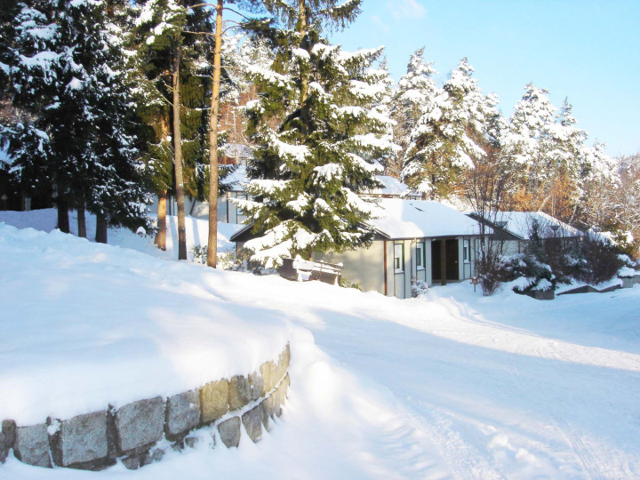 destination azureva murol hebergement exterieur hiver