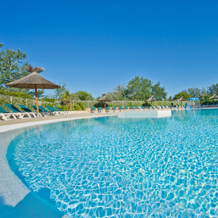 village vacances piscine le grau du roi