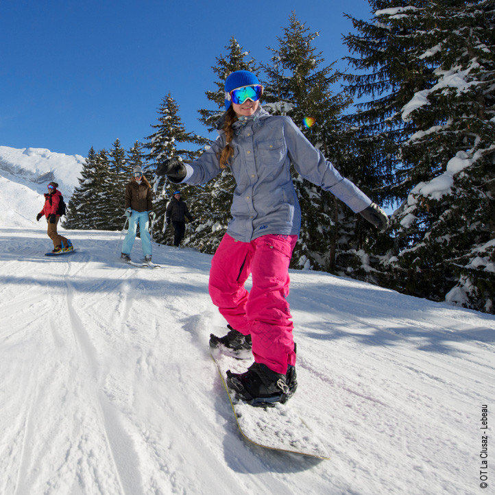 vacances au ski la clusaz neige