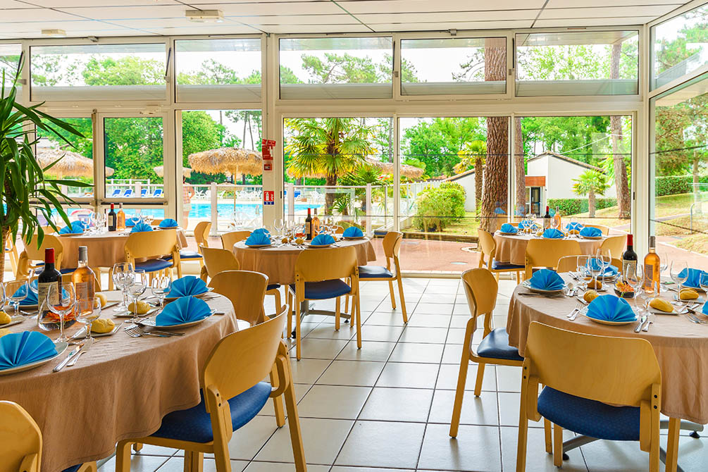 ronce les bains village club restaurant verriere