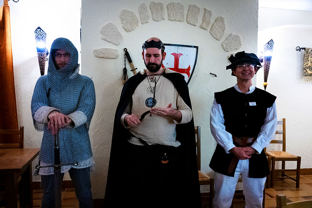 vacances theme moyen age medieval montagne murol