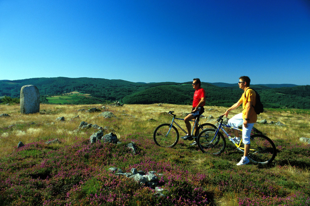 57e8e6559473f vacances velo le laouzas