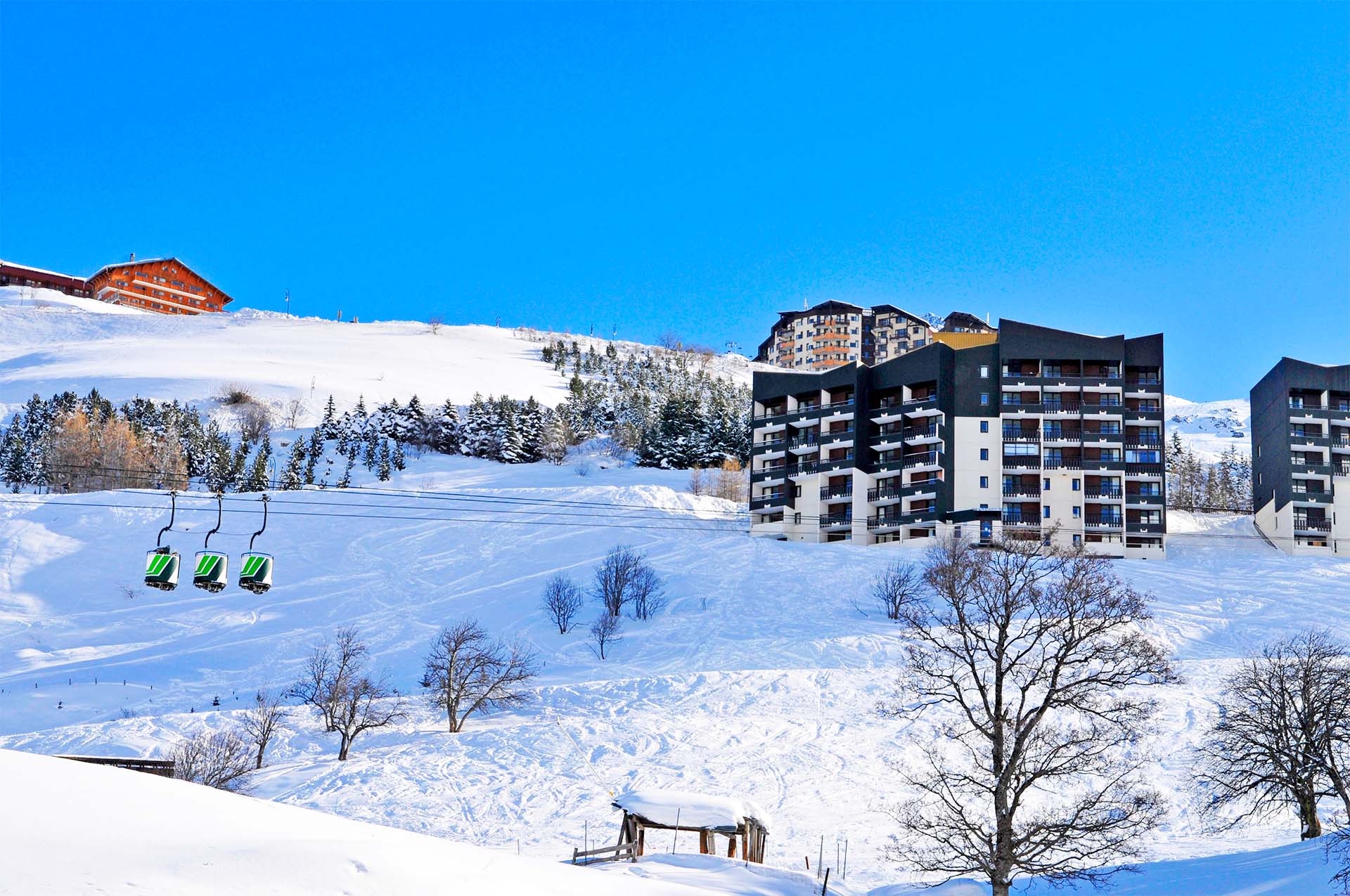 destination montagne pyrenees azureva les menuires hiver ext