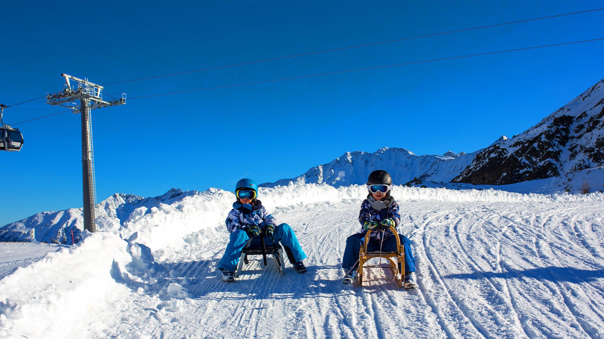 luge en famille a la location vacances la clusaz les aravis azureva 