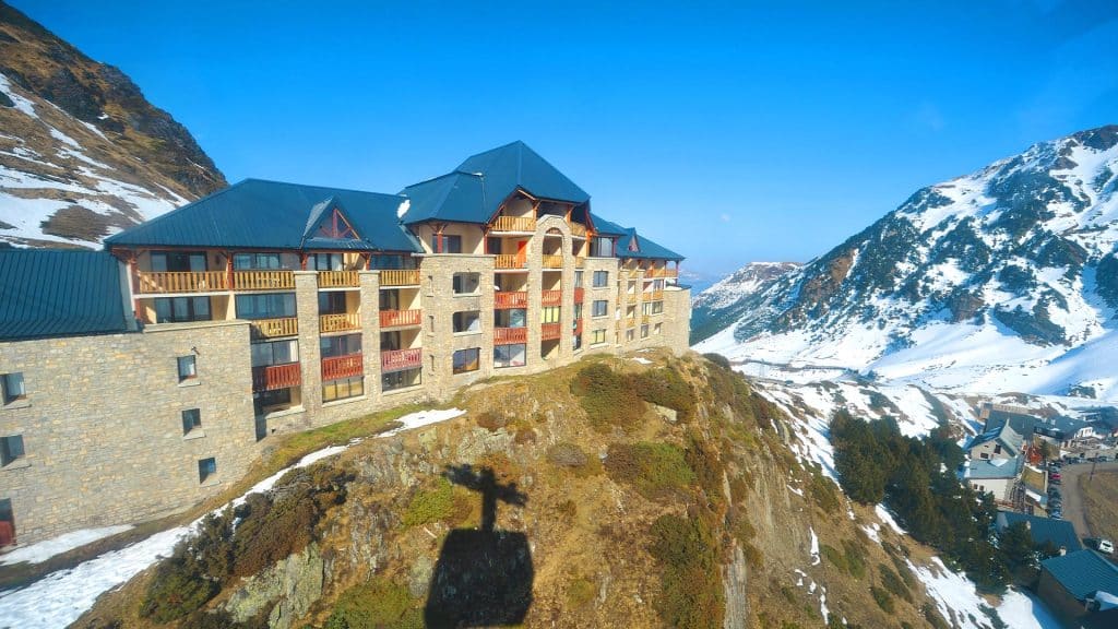 location de vacances azureva la mongie dans les hautes pyrenees 