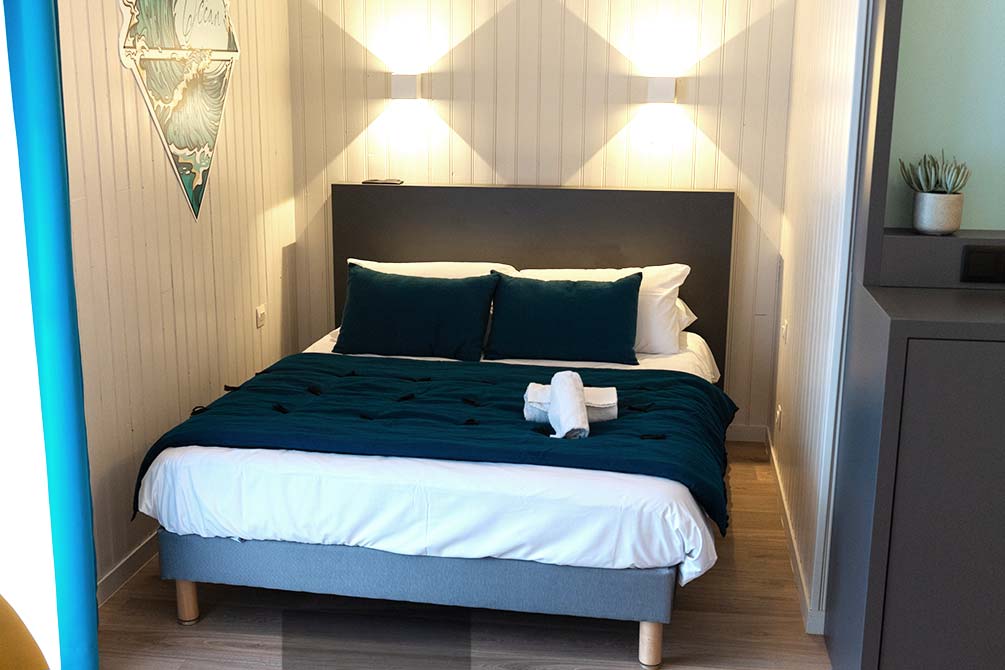 Chambre double moderne au village vacances Azureva Lacanau Océan