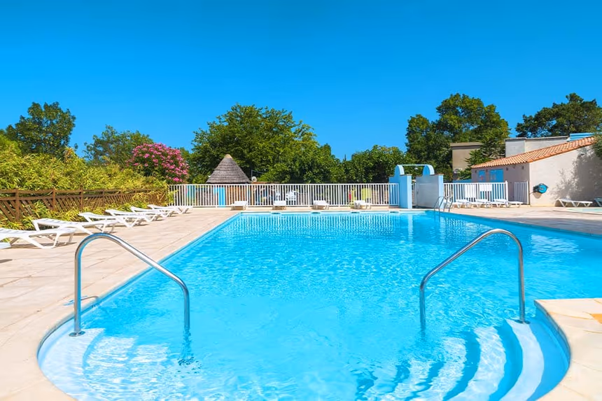 la piscine du camping azureva sigean 