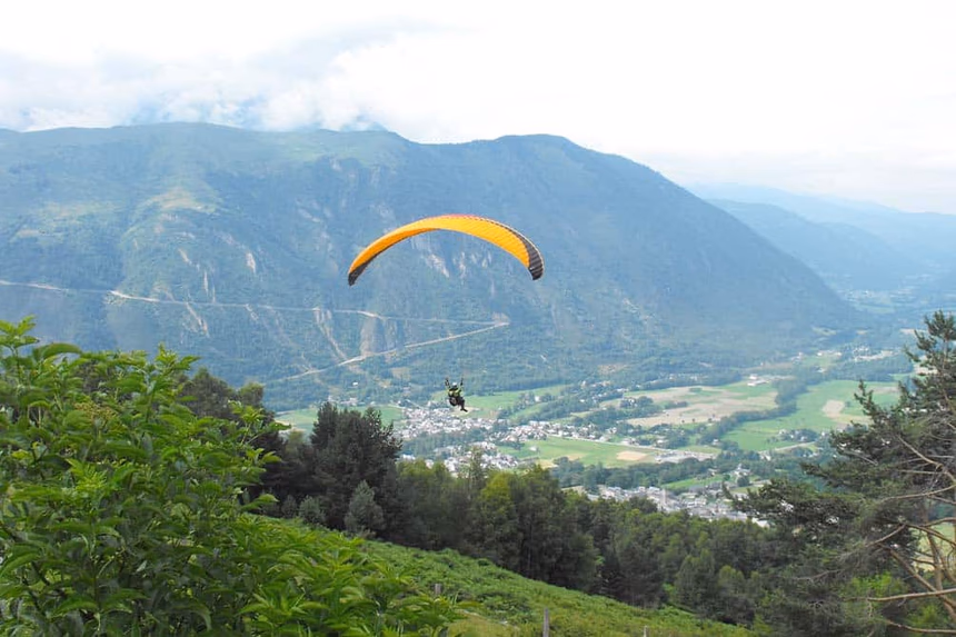 parapente a la location de vacances azureva a piau engaly 