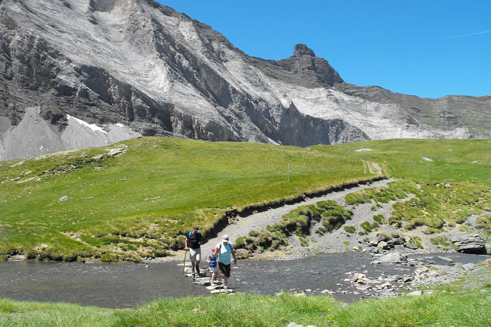randonnee en montagne a la location de vacances auzreva piau engaly 
