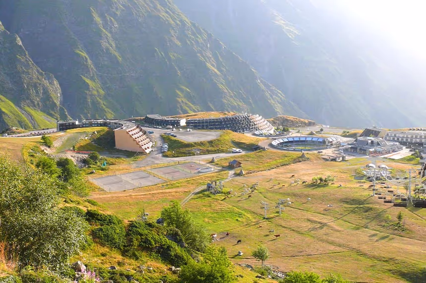 les montagnes pyrenees de la location de vacances azureva a piau engaly 