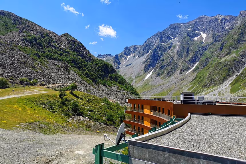 vue de l'hebergement de la location de vacances azureva a piau engaly 