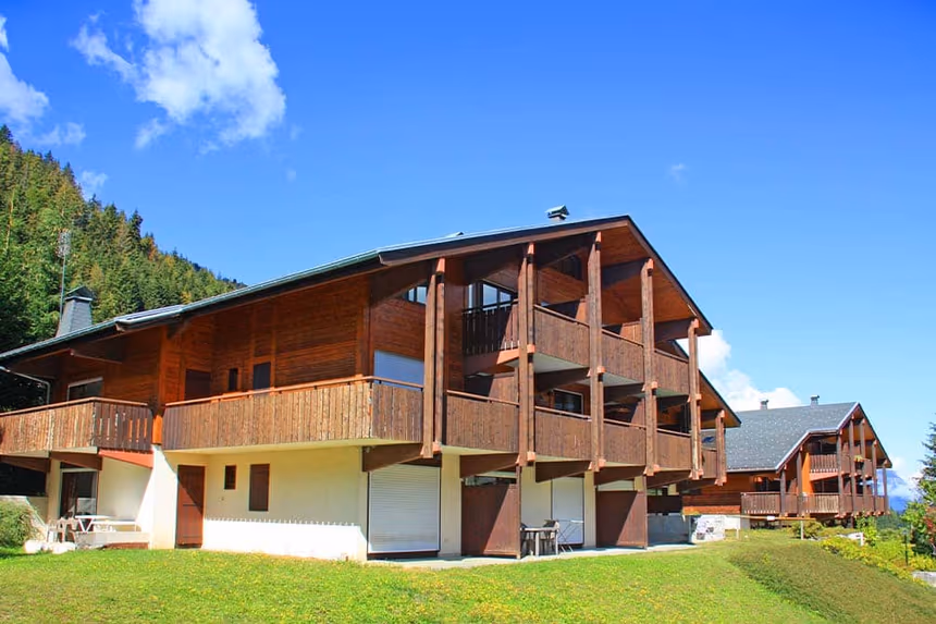 les chalets de savoie avec la location de vacances azureva a la clusaz les aravis 