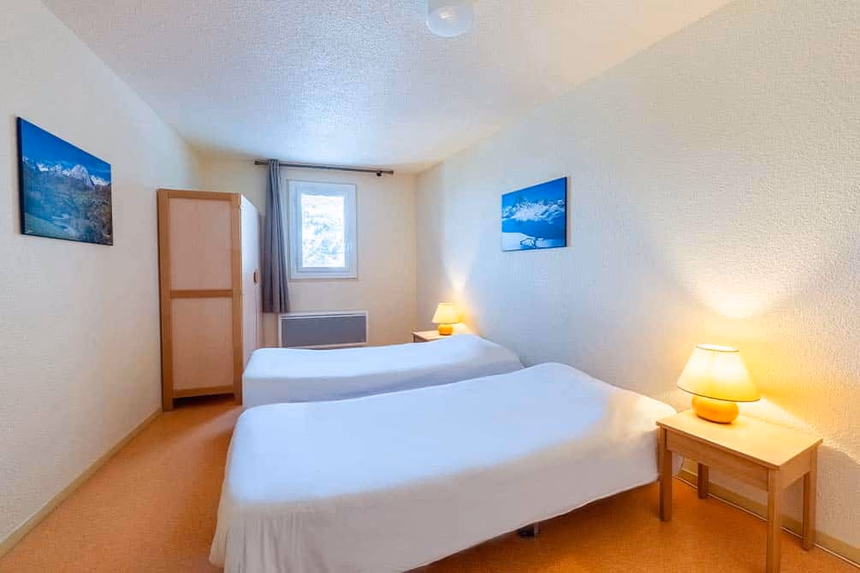 la chambre twin de votre logement dans la location de vacances azureva a la mongie 