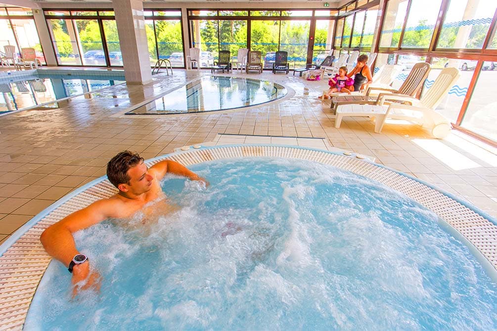 jacuzzi location vacances azureva puy de dome fournols 