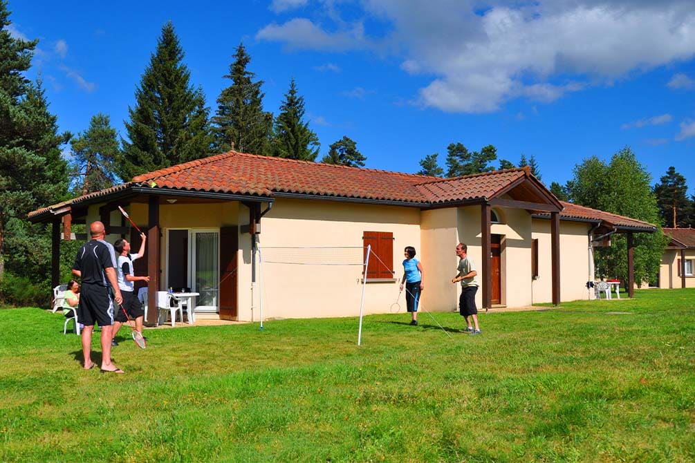 logement location vacances azureva puy de dome fournols