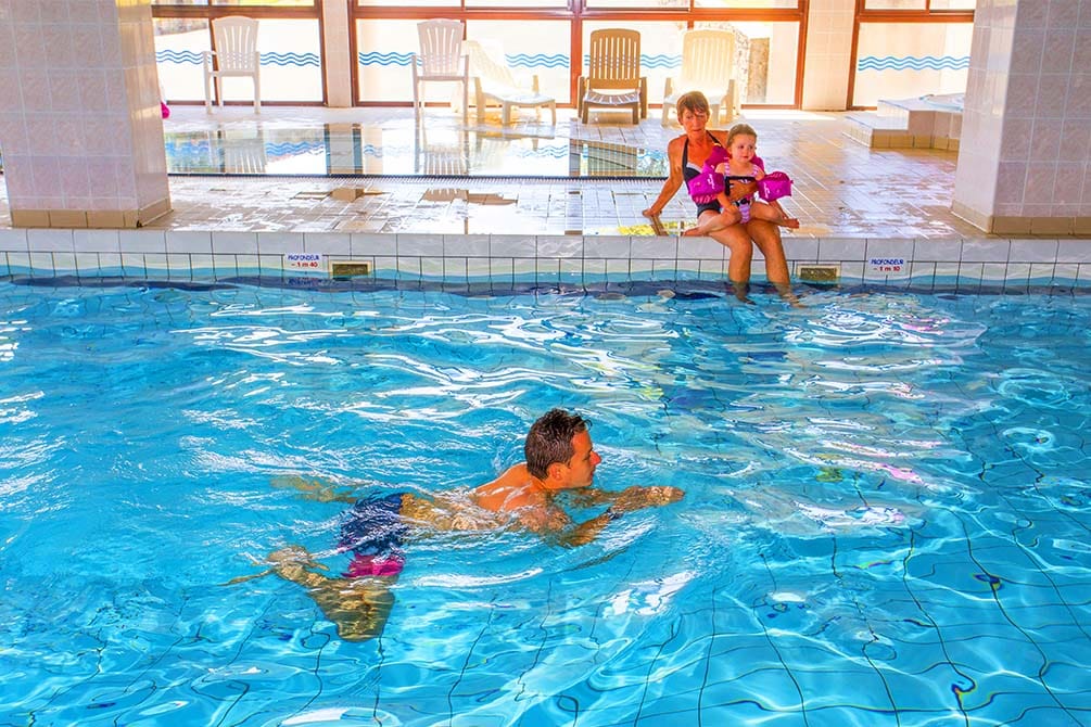 piscine location vacances azureva puy de dome fournols