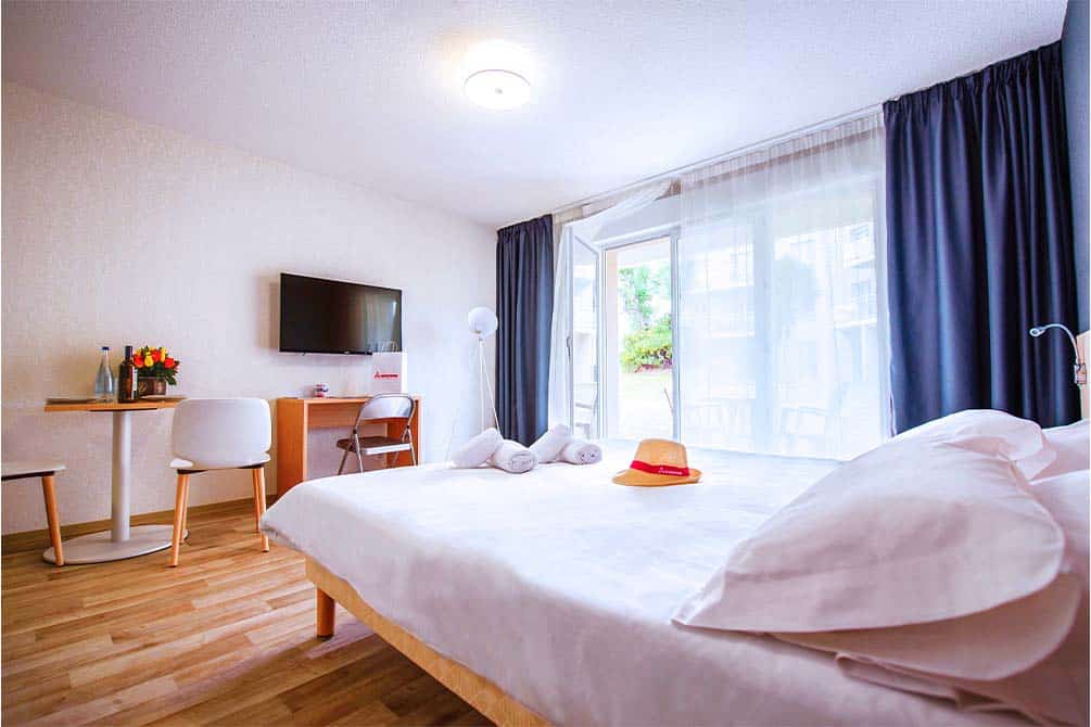 chambre double azureva location de vacances roquebrune-cap-martin