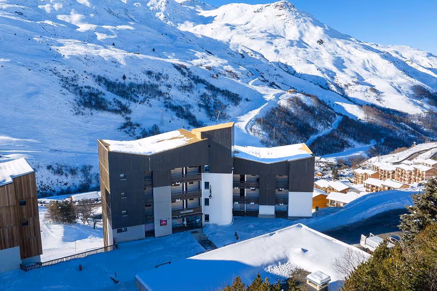 la neige a la résidence de vacances azureva aux menuires en savoie