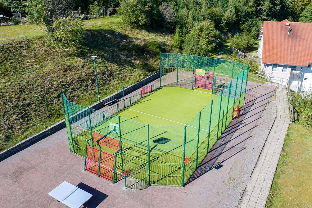 les terrains multisports du village vacances azureva bussang 