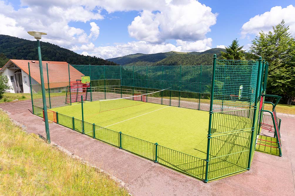 les terrains de sports du village vacances azureva bussang 