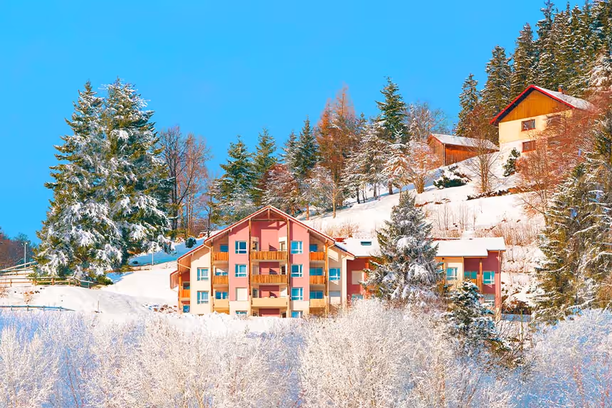 les montagnes vosges l'hiver au village vacances azureva bussang  