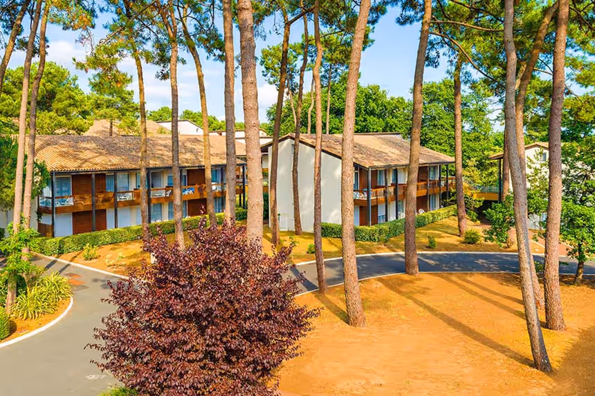 le parc residentiel du village vacances azureva a ronce les bains en charente maritime 