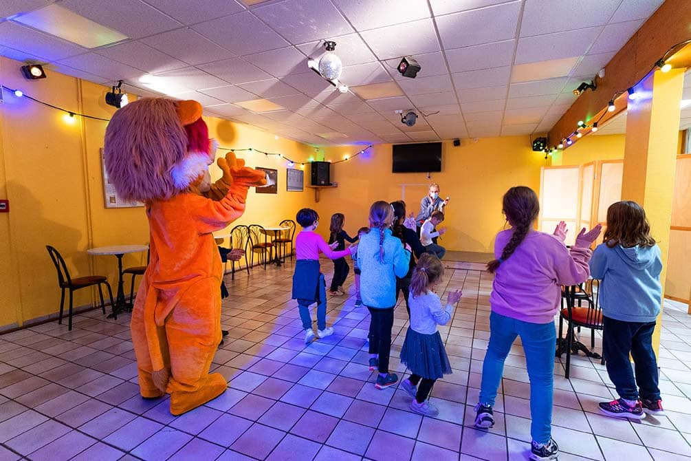 l'animation azurion au village vacances azureva metabief dans le jura 