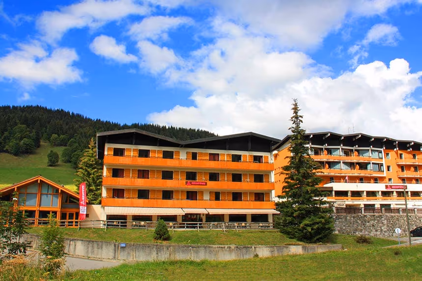 les hebergements du village vacances azureva de la clusaz les confins 