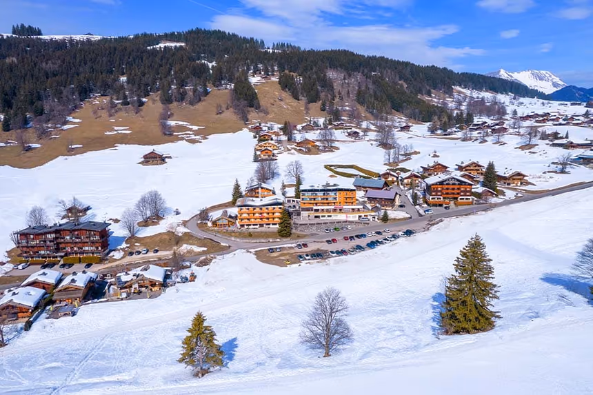 le village vacances azureva de la clusaz les confins en savoie l'hiver 