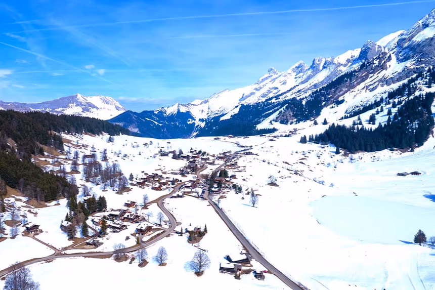 le mont blanc avec le village vacances azureva de la clusaz les confins en savoie  