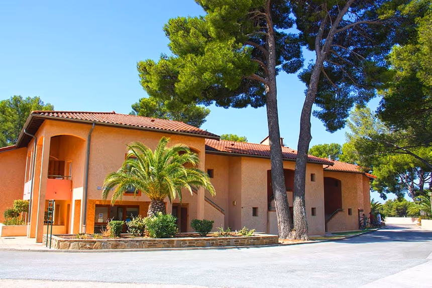 vos logements de provence au village vacances azureva a la londe les maures 