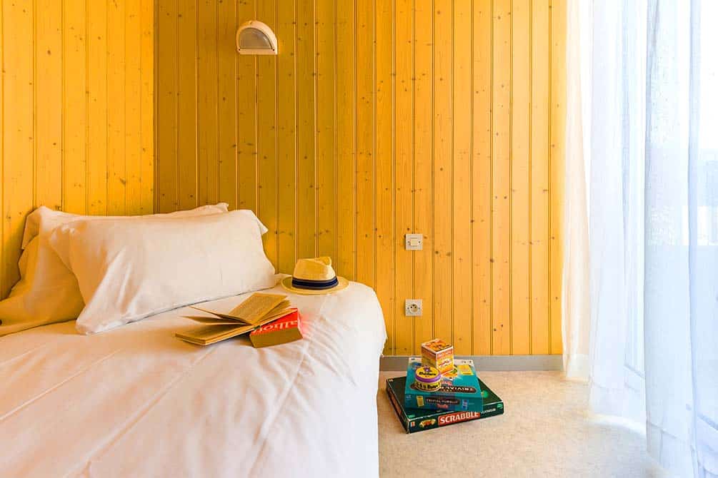 votre chambre lit simple au village vacances azureva a lacanau  