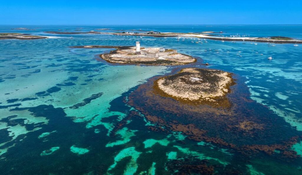 archipel-glenan-bretagne-eaux-turquoise-ile-paradisiaque