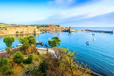 Vue sur la Méditerranée et le littoral d’Argelès-sur-Mer près du village vacances Azureva