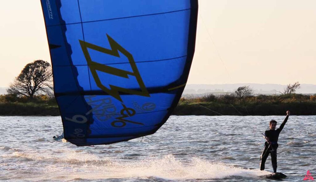 Kitesurf sur le Golfe du Morbihan près d'Arzon - Bretagne Sud