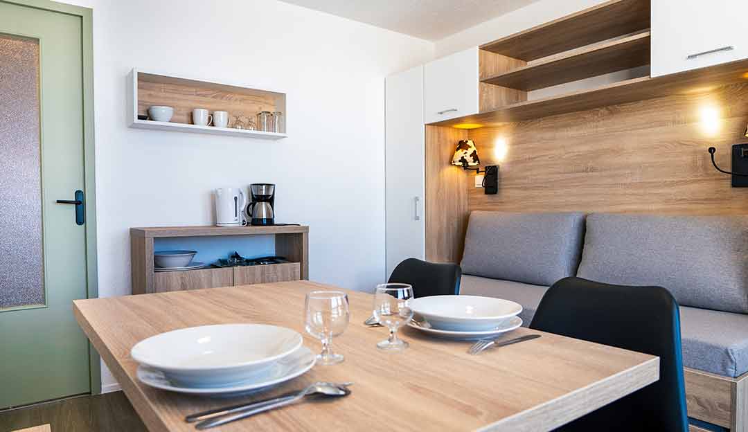 Coin repas et kitchenette appartement Azureva Val Thorens